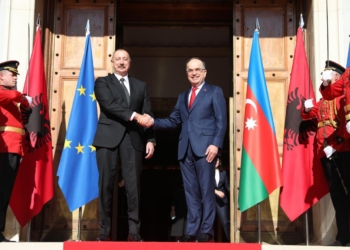 Begaj i kërkon njohjen e Kosovës presidentit të Azerbajxhanit