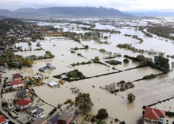 26 familje të evakuuara dhe 1685 hektarë të përmbytura në Shkodër