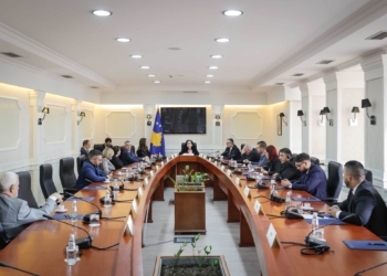 Osmani konsultohet me partitë për zgjedhjet për asamble në dy komunat me shumicë serbe