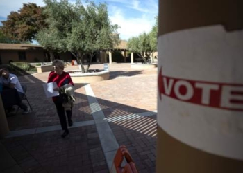 Vazhdojnë të hapen votimet për zgjedhje në ShBA