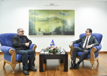 Kurti takohet me Hykollin, flasin për avancimin e të drejtave të punëtorëve