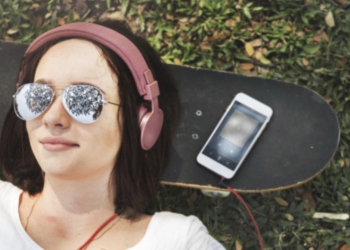 Pse duam vazhdimisht të dëgjojmë diçka!