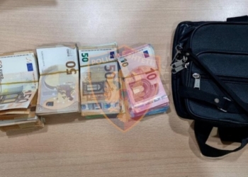 Shqipëri, sekuestrohen 17 mijë euro të padeklaruara, procedohet penalisht 56 vjeçari