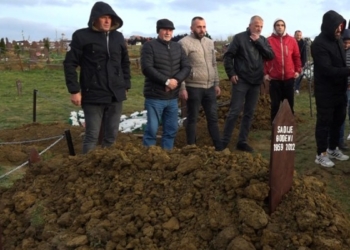 Iu dha lamtumira e fundit mësimdhënëses që u vra nga burri