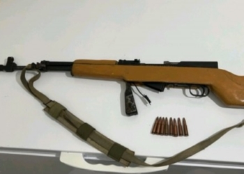 Një gruaje në Ferizaj i konfiskohet arma me tetë fishekë