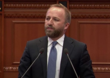 ​Tahiri në Kuvendin e Shqipërisë: Janë tre 28 nëntore që i kanë dhënë vulë të drejtës historike të shqiptarëve