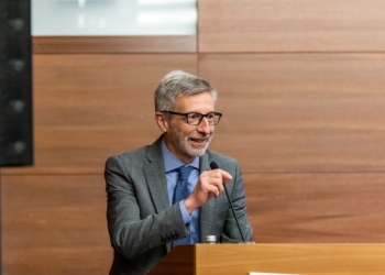 Ambasadori francez në Serbi: Në kërkesën e QUINT-it që iu dorëzua Vuçiqit u bë thirrje për shtyrje të afatit për targa