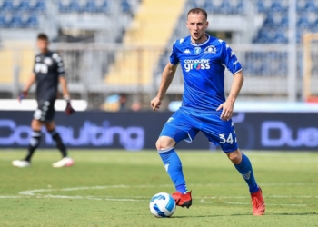 Gjiganti holandez i “shkel” syrin Ismajlit