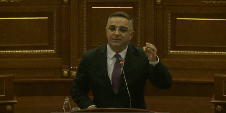Tahiri i AAK-së bën thirrje nga opozitarët ta ndalojnë miratimin buxhetit për vitin 2023