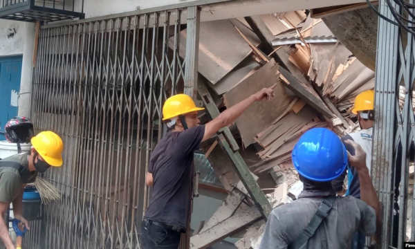 Dhjetëra viktima nga tërmeti në Indonezi