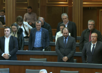 Regjistrohen nëntë deputetë të rinj të Listës Serbe