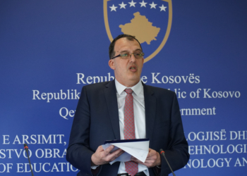 Popovci flet për Tëvë1 për dorëheqjen nga posti i zëvendësministrit të Arsimit