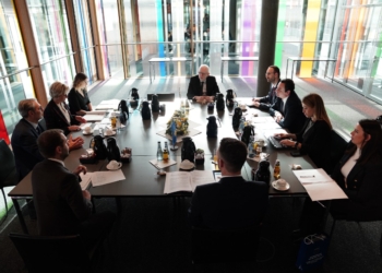 Kurti takohet me ministren gjermane të Ekonomisë