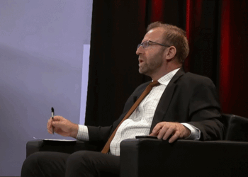 Abazi: Dialogu e ka marrë peng Kosovën edhe në liberalizimin e vizave