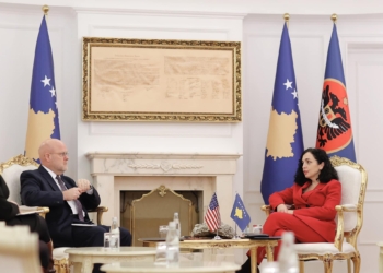 Osmani takohet me Hovennier pas zhvillimeve në veri të vendit