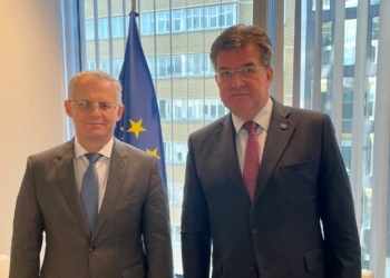 Lajçak takohet me Bislimin, thotë se është urgjente zgjidhja për çështjen e targave