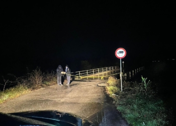 Mbyllet për qarkullim ura e fshatit Dugajevë të Klinës pas vërshimeve të mëdha