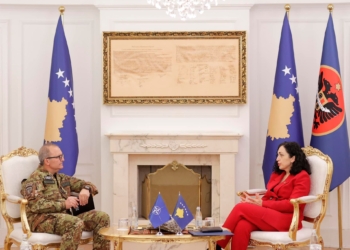 Osmani takohet me komandantin e KFOR-it, thekson përkushtimin për mbarëvajtjen e sigurisë publike