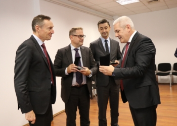 Përfaqësues të Francës në takim me Sveçlen, thonë se Kosova ka plotësuar kriteret për heqje të vizave