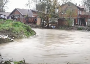  “Lumbardhi” përmbyt  shtëpinë e famljes Broçi