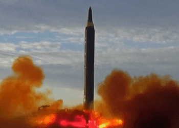 Koreja e Veriut i përgjigjet Phenianit, lëshon 4 raketa të tjera