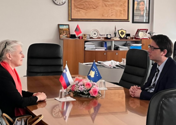 Murati takohet me ambasadoren sllovene, flasin për zhvillimet e fundit ekonomike