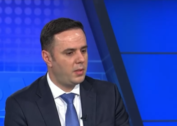 Abdixhiku për targat: Qeveria që në fillim e ka bërë zgjedhjen e gabuar