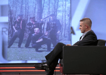 Rrëfim i padëgjuar: Çfarë mesazhi i dha Rifat Jashari përmes telefonit Bashkim Jasharit pas ngjarjes së 5, 6 e 7 marsit në Prekaz