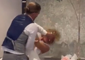 Dhëndri ia përplas nuses tortën në fytyrë!