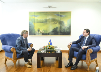 Kurti takon Saviolin, kërkon hapjen e arkivave të Serbisë për krimet e kryera në Kosovë