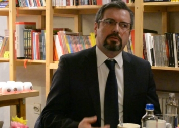 Ambasadori i Kosovës në Bruksel e quan të çuditshme mosarritjen e marrëveshjes për targat