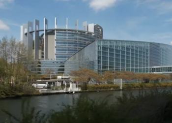 Ish-ministrja nuk pret vendim të shpejtë për heqjen e vizave