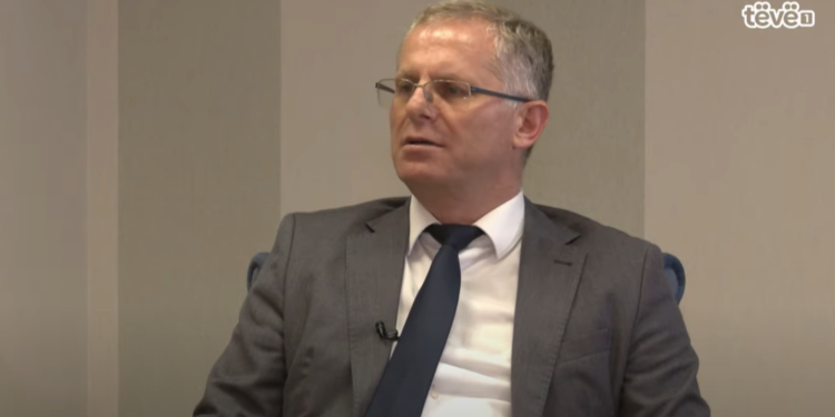 Bislimi: Sot i kemi dërguar Lajçakut shkresë se si e shohim zgjidhjen për targat