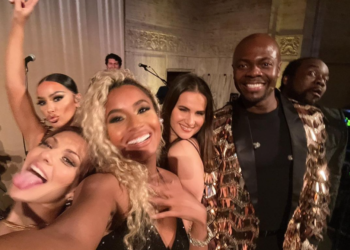 Flaka Krelani nis rrugëtimin muzikor në Amerikë, pozon nga provat në “Broadway”