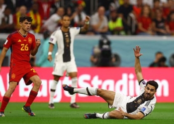 Gjermania mbetët në garë, barazon me Spanjën