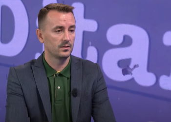 Xani thotë se vendimi për targat është i rrezikshëm nëse është marrë pa mbështetjen e partnerëve