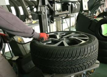 Interesim i madh i shoferëve për ndërrimin e gomave në ditën e fundit të afatit