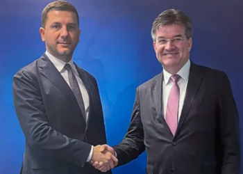Krasniqi takon Lajçakun: Për zhvillimet në veri nevojiten veprime të përgjegjshme politike