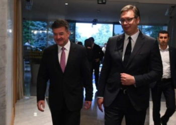 Tensionet për targat, Lajçak sonte në Beograd