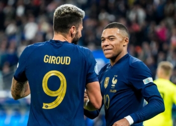 Franca shfaq forcën ndaj Australisë