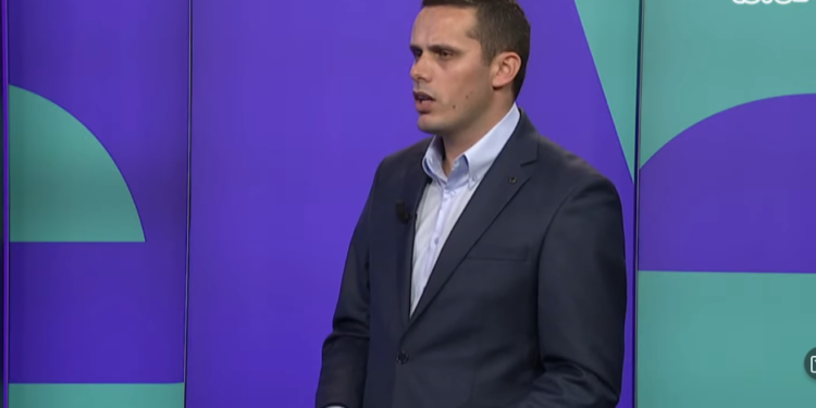 Gruda: Qëllimi i Qeverisë është të largojë njerëz nga administrata publike e t’i zëvendësojë me militantë