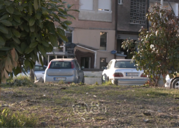 Qytetarët ndajnë mendime të ndryshme rreth zbatimit të vendimit për targat