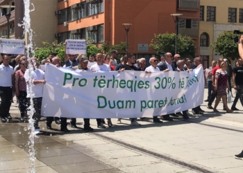 Sot mbahet marsh paqësor për tërheqjen e trustit