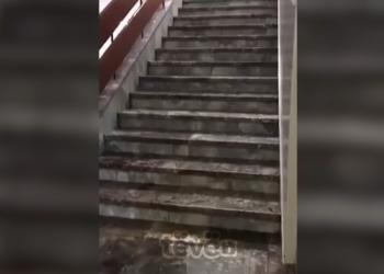 Rrjedhja e ujit brenda Klinikës së Syve