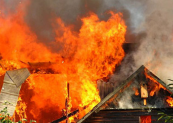 Digjet një vilë në Skenderaj