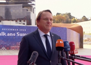 Varhelyi nga Tirana: Anëtarësimi është ajo që ne duhet të ofrojmë dhe për këtë arsye jemi këtu