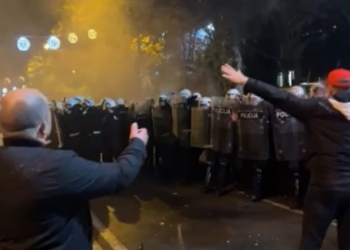 Përleshje mes Policisë dhe protestuesve në Podgoricë