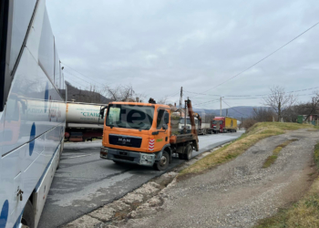 Policia: Jarinja dhe Bërnjaku vazhdojnë të jenë të mbyllura – grupet kriminale pengojnë lëvizjen e lirë