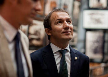 Çohu: Ish-ambasadori i Kosovës në SHBA nuk raportoi milionat në llogarinë e Credit Suisse