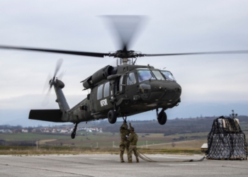 Ushtarët e KFOR-it në Leposaviq furnizohen me ujë